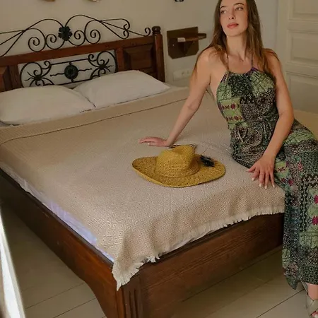 Avlu Cunda Hotel *