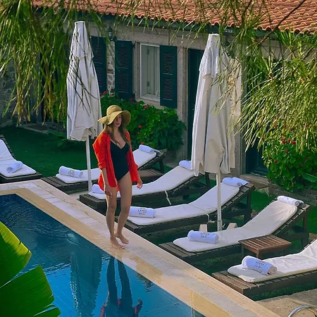 Avlu Cunda Hotel *