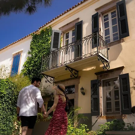 Avlu Cunda Hotel *