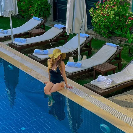 Avlu Cunda Hotel *