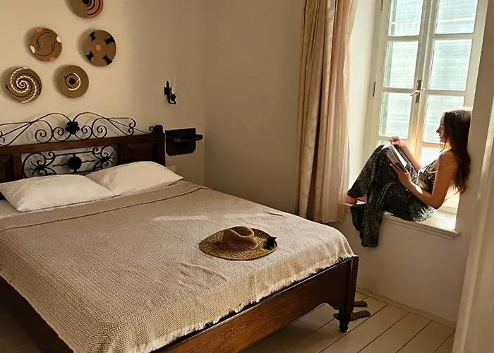 Avlu Cunda * Ayvalı